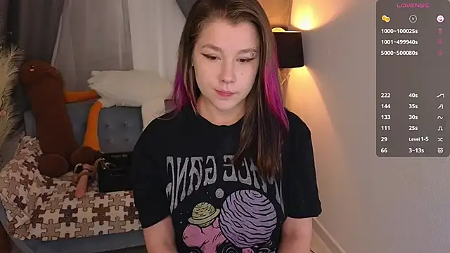 Mira Falls online show from September 2025 04:23:02 AM