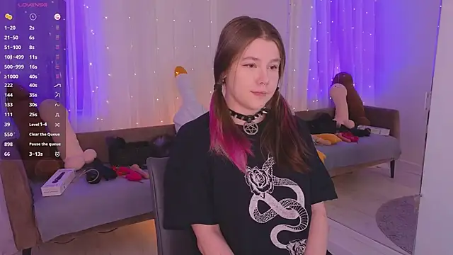 Snapshot of Mira_Falls chatting on March 2026 05:56:02 AM Mira Falls online show from March 2026 05:56:02 AM