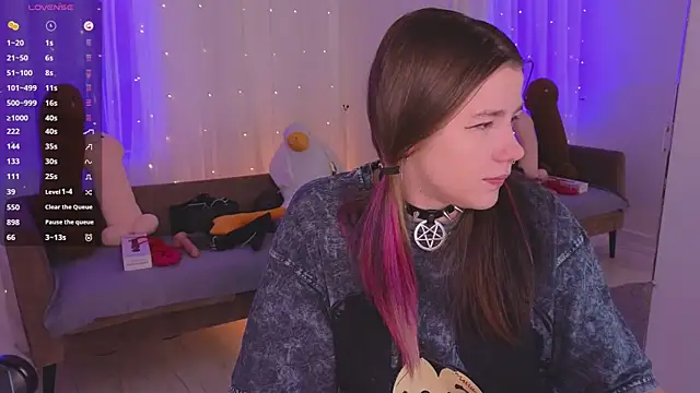 Snapshot of Mira_Falls chatting on March 2026 08:19:01 AM Mira Falls online show from March 2026 08:19:01 AM