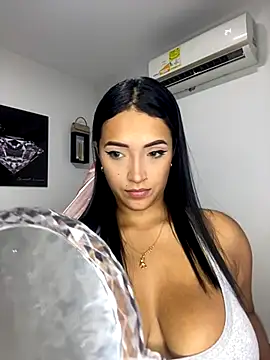 Snapshot of Shantal_Lovee chatting on September 2025 12:22:02 AM Shantal Lovee online show from September 2025 12:22:02 AM