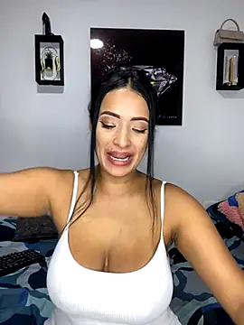 Snapshot of Shantal_Lovee chatting on October 2025 02:01:02 AM Shantal Lovee online show from October 2025 02:01:02 AM