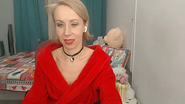 LuxuryNika online show from February 2025 07:30:02 PM