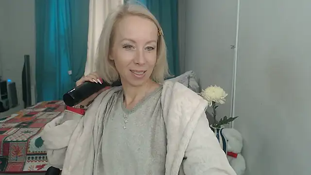 LuxuryNika online show from September 2025 10:31:02 AM