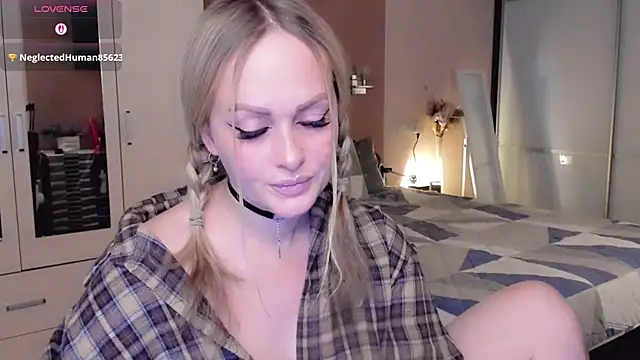 Libby Nora online show from November 2025 11:46:01 AM