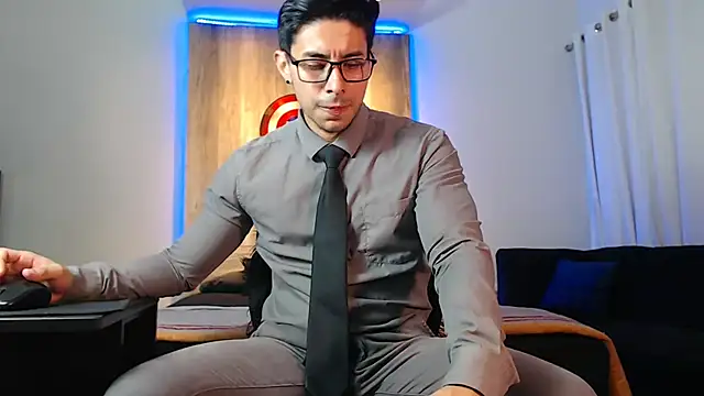 Snapshot of Andrew_4_ chatting on December 2024 05:37:01 AM Andrew 4  online show from December 2024 05:37:01 AM