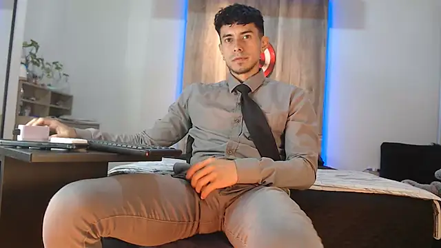 Snapshot of Andrew_4_ chatting on October 2025 03:04:02 AM Andrew 4  online show from October 2025 03:04:02 AM