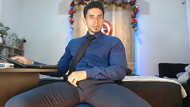 Andrew 4  online show from December 2025 02:05:02 AM