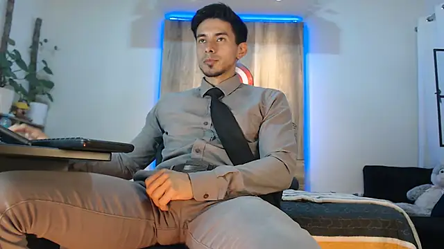 Andrew 4  online show from February 2026 01:57:02 AM