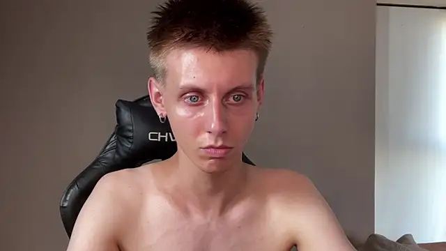 Snapshot of vladdymeow chatting on January 2025 06:27:01 PM vladdymeow online show from January 2025 06:27:01 PM