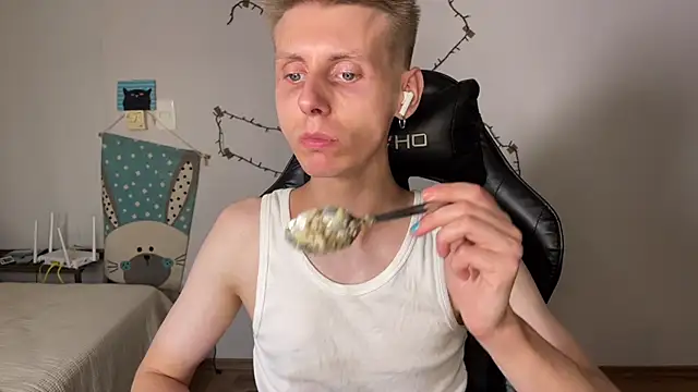 Snapshot of vladdymeow chatting on February 2025 12:37:01 AM vladdymeow online show from February 2025 12:37:01 AM