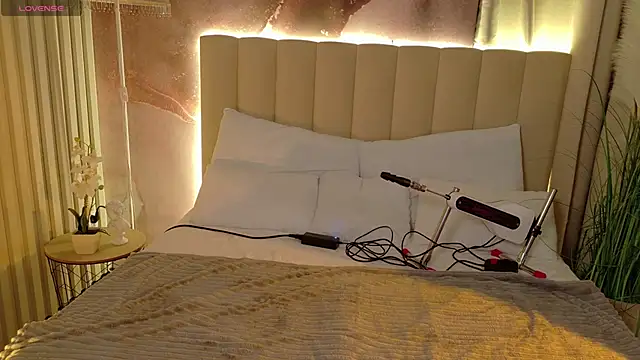 Eille Elfie online show from November 2025 05:40:02 AM