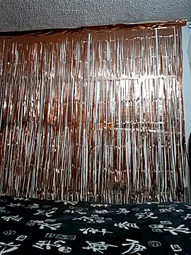 Snapshot of LUNAdeMARTE chatting on November 2025 10:53:02 PM LUNAdeMARTE online show from November 2025 10:53:02 PM