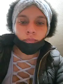 Snapshot of LUNAdeMARTE chatting on January 2026 01:52:02 AM LUNAdeMARTE online show from January 2026 01:52:02 AM