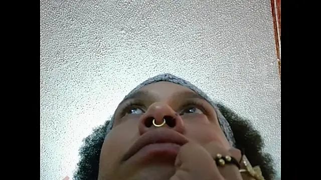 Snapshot of LUNAdeMARTE chatting on February 2026 02:30:01 AM LUNAdeMARTE online show from February 2026 02:30:01 AM