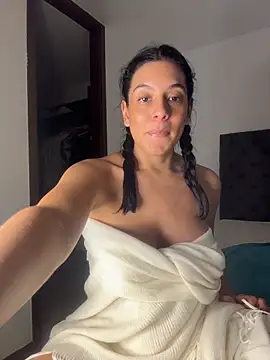 kamivolkano online show from February 2026 01:51:01 AM