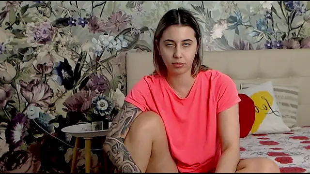 RoseDiamond06 online show from February 2025 03:47:01 PM