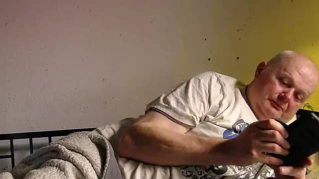 Vandrino online show from March 2025 07:31:02 PM