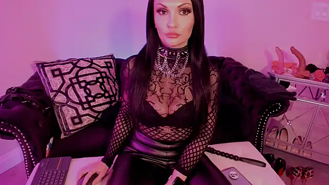 Snapshot of NatashaxoBangs chatting on February 2025 08:17:01 AM NatashaxoBangs online show from February 2025 08:17:01 AM