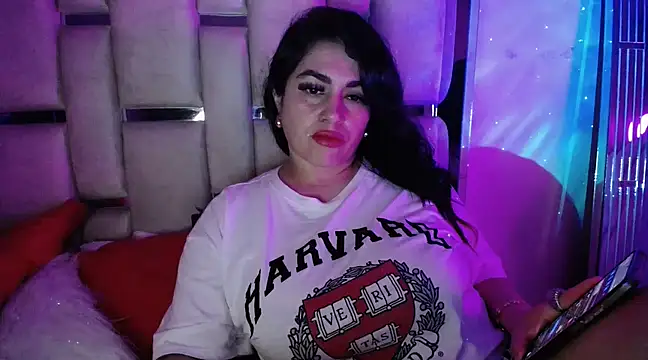 chelaqueen  online show from March 2025 03:51:01 AM