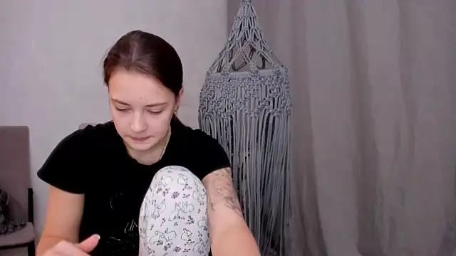 why again me online show from March 2025 06:23:02 PM