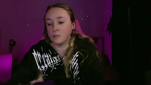 kisicaxx online show from February 2025 06:27:02 PM