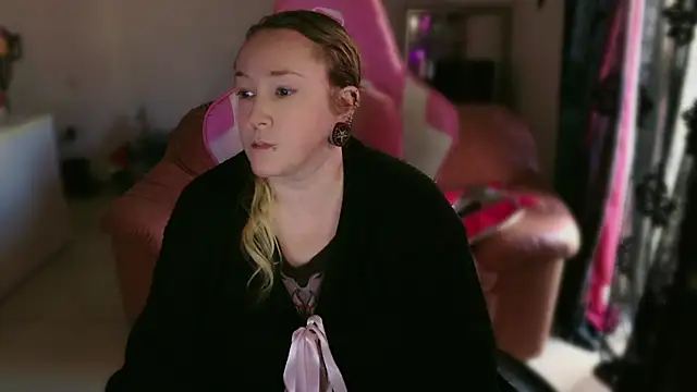 kisicaxx online show from March 2025 02:56:02 PM