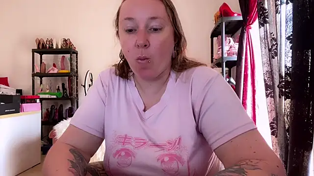 Snapshot of kisicaxx chatting on May 2026 08:55:01 AM kisicaxx online show from May 2026 08:55:01 AM
