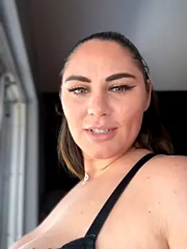 lovely beast online show from February 2026 06:52:02 PM