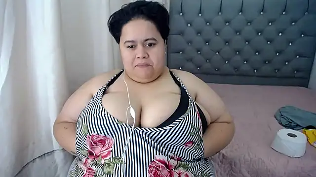 hotlesby4uxxx online show from December 2024 11:00:01 PM