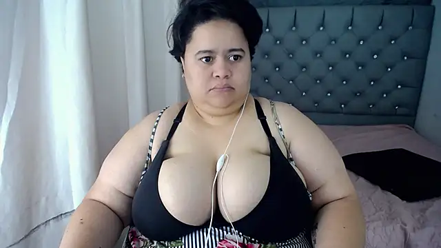 hotlesby4uxxx online show from December 2024 05:00:01 PM