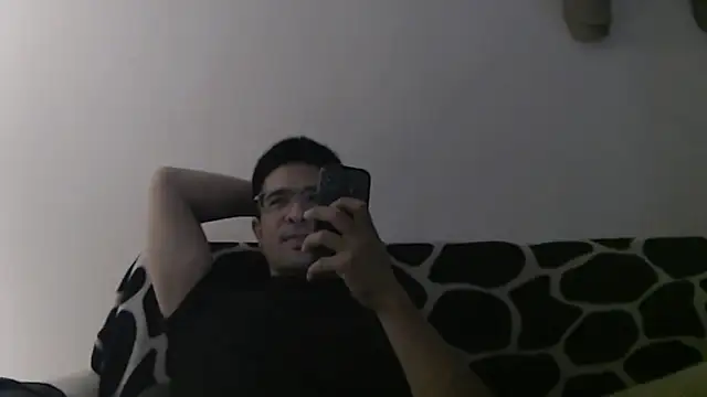 SebastianReiss online show from November 2025 06:08:01 PM