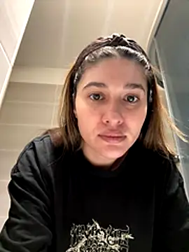 Snapshot of IrisBlues chatting on November 2025 05:23:01 PM IrisBlues online show from November 2025 05:23:01 PM