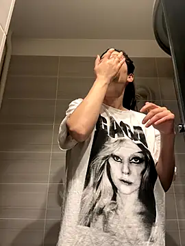 Snapshot of IrisBlues chatting on December 2025 05:09:01 PM IrisBlues online show from December 2025 05:09:01 PM