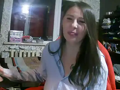 Snapshot of Valerivv chatting on May 2026 11:03:02 PM Valerivv online show from May 2026 11:03:02 PM