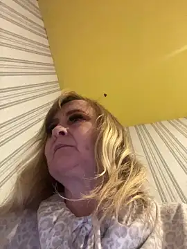 Irina2909xh online show from February 2026 10:27:02 PM