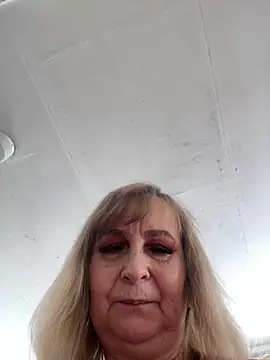 Irina2909xh online show from February 2026 11:17:01 AM