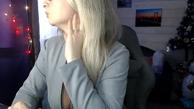 RubiLakros online show from January 2026 11:47:01 AM