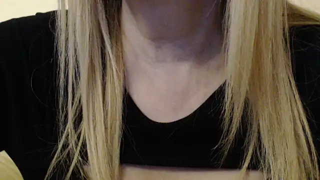 Snapshot of Tathiana chatting on October 2025 07:18:01 PM Tathiana online show from October 2025 07:18:01 PM