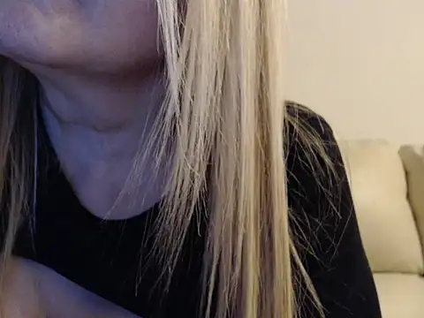 Snapshot of Tathiana chatting on February 2026 11:25:02 PM Tathiana online show from February 2026 11:25:02 PM