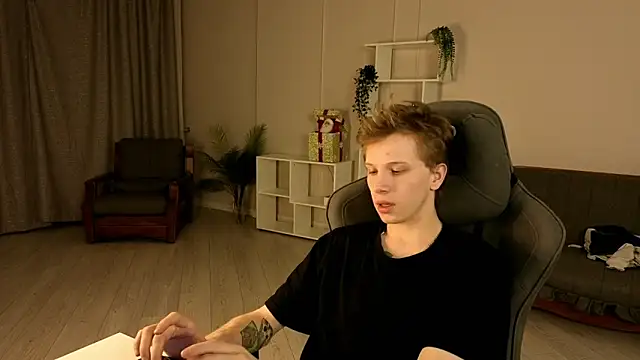 Snapshot of arlekincrop chatting on January 2026 06:43:02 PM arlekincrop online show from January 2026 06:43:02 PM