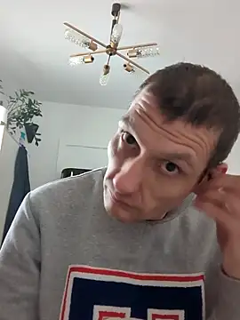 maciej online show from December 2025 12:10:02 PM