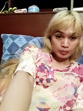 Snapshot of QueenSoreal chatting on July 2026 08:49:02 AM QueenSoreal online show from July 2026 08:49:02 AM