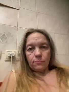 Susanel online show from December 2025 12:14:02 PM