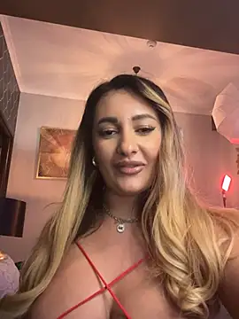 YaaraCollins online show from December 2024 12:08:01 AM