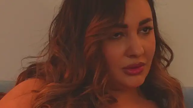 YaaraCollins online show from February 2025 11:44:02 PM