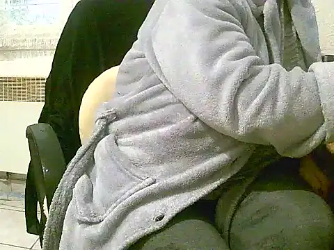 Snapshot of douceur63 chatting on January 2026 11:56:01 AM douceur63 online show from January 2026 11:56:01 AM