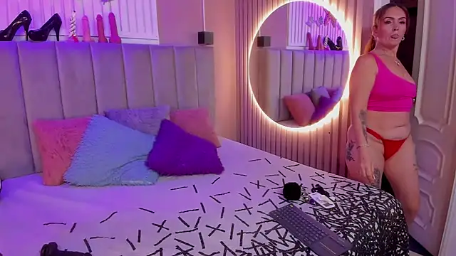 Snapshot of chantall1375 chatting on February 2026 02:54:01 AM chantall1375 online show from February 2026 02:54:01 AM