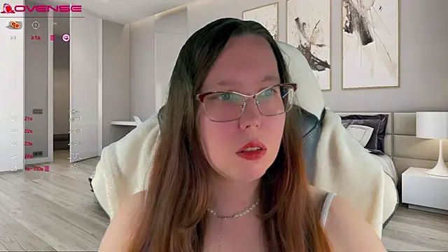 Victoria Romans online show from September 2025 06:02:01 PM