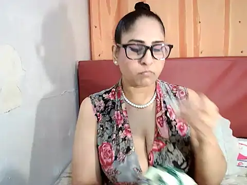 Snapshot of Indiankushy chatting on March 2025 04:48:01 PM Indiankushy online show from March 2025 04:48:01 PM