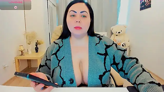 Nina Hopper online show from March 2026 01:34:01 PM